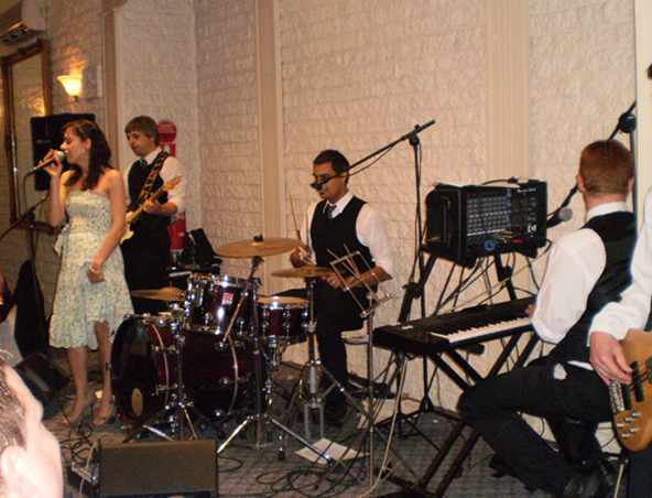 Rendezvous Cover Band - Singers Musicians Entertainers - Wedding Band